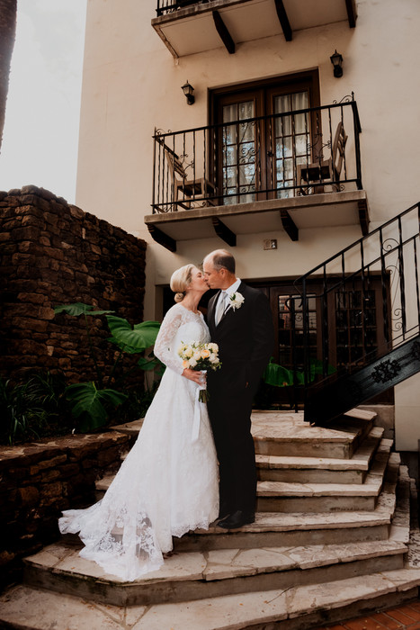 Kelly & Luke’s wedding at Omni La Mansin del Rio, photographed by Weddings Unlimited